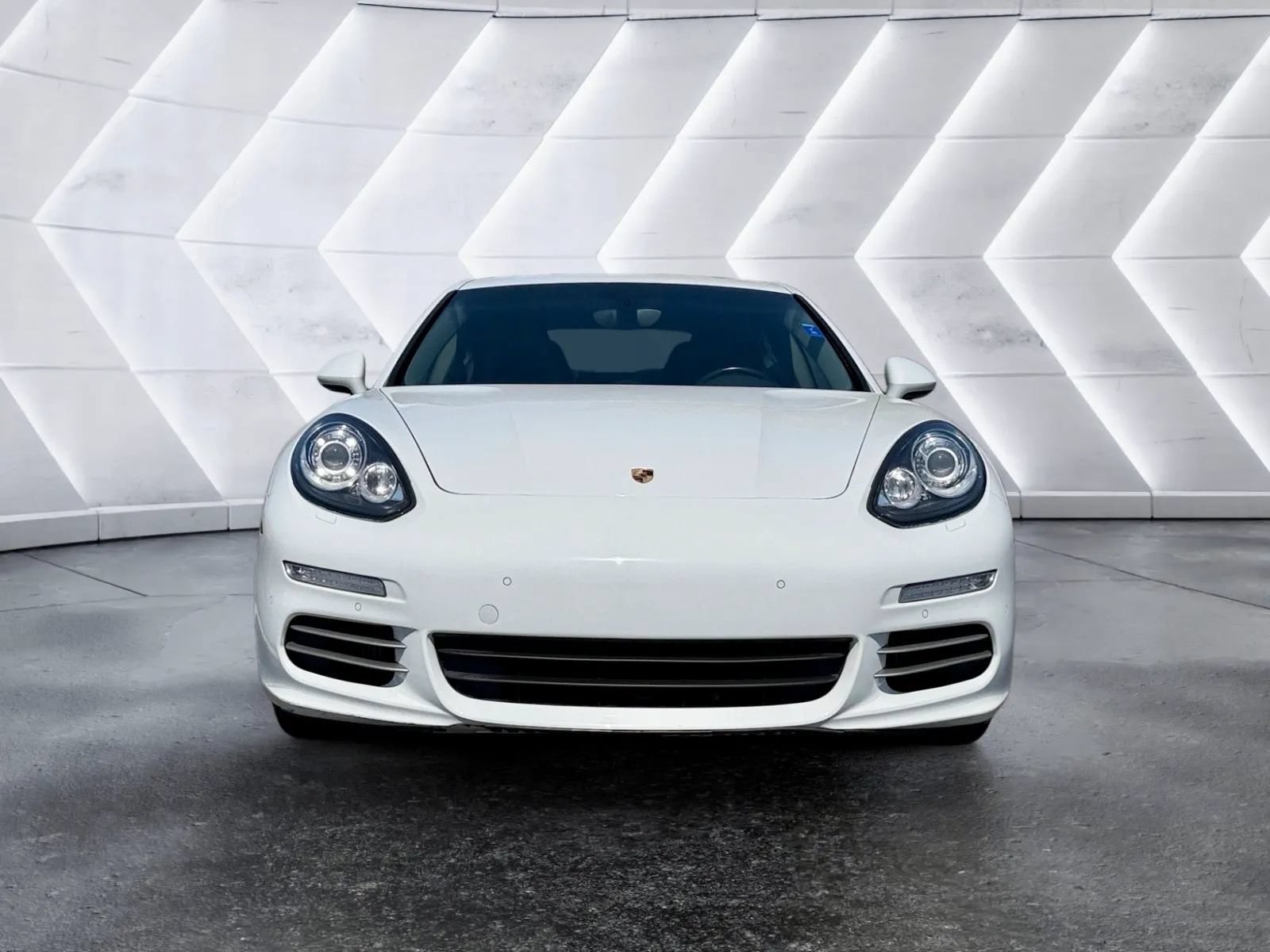 Used 2015 Porsche Panamera 4S AWD/4WD image 2