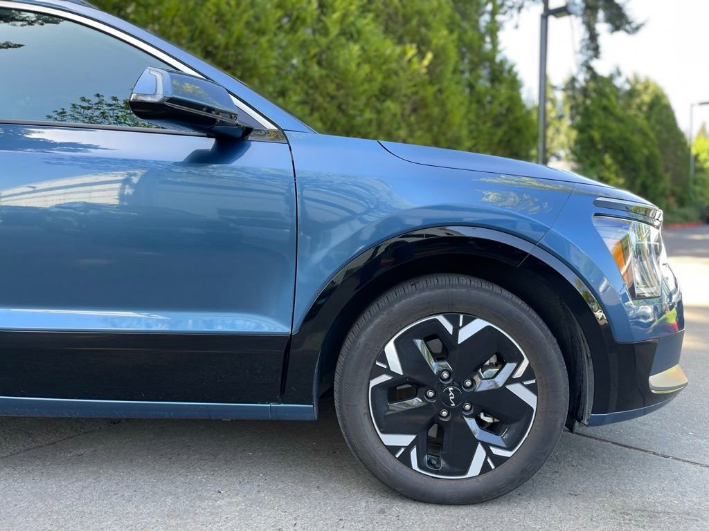 Used 2024 Kia Niro Wind w/ Wind Preserve Package FWD image 2