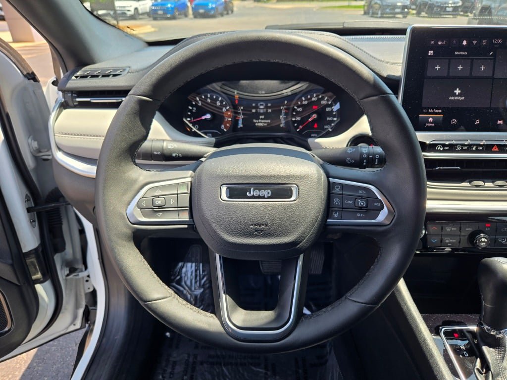 Used 2025 Jeep Compass Limited AWD/4WD image 32