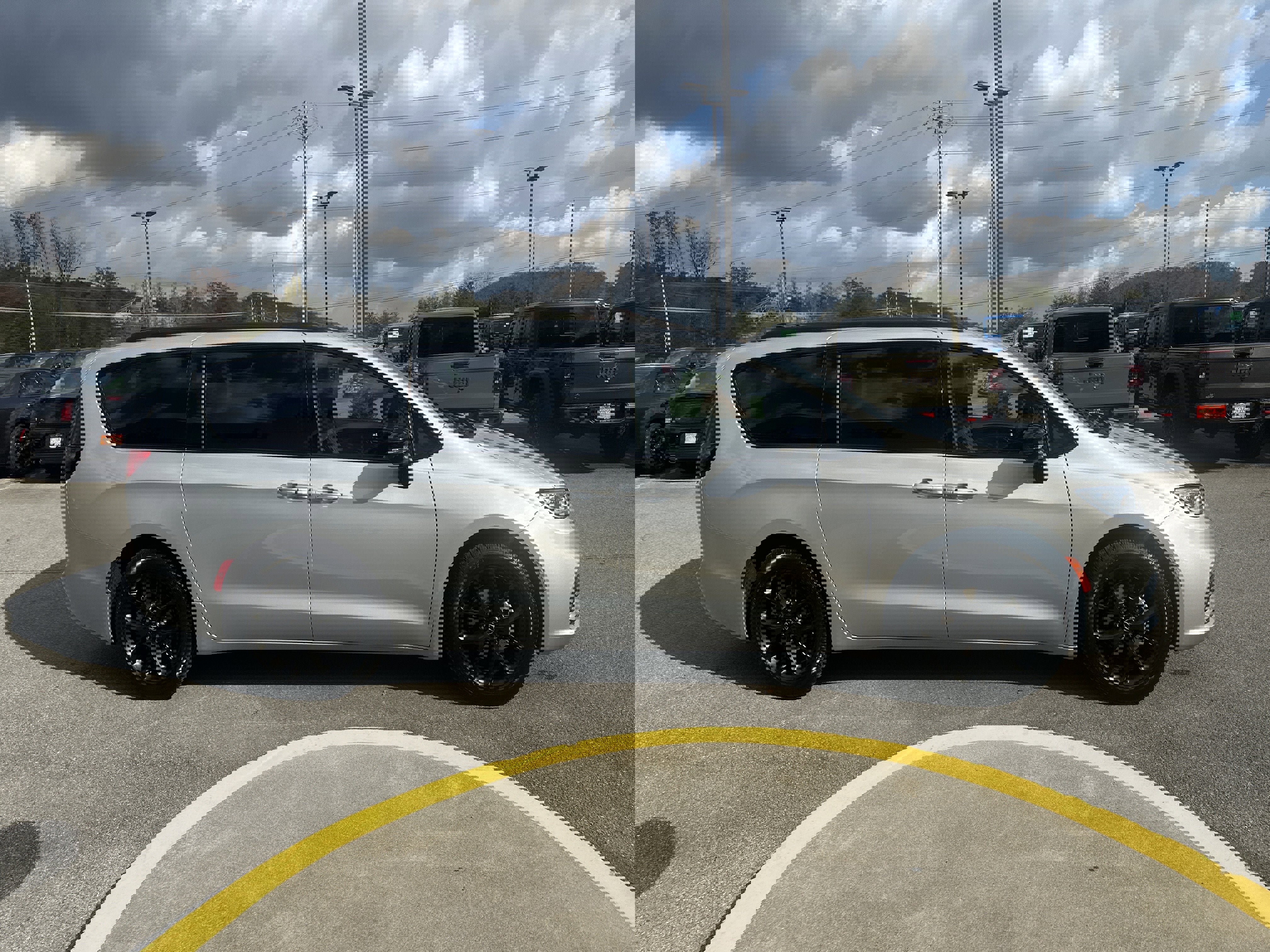 New 2026 Chrysler Pacifica Select image 6