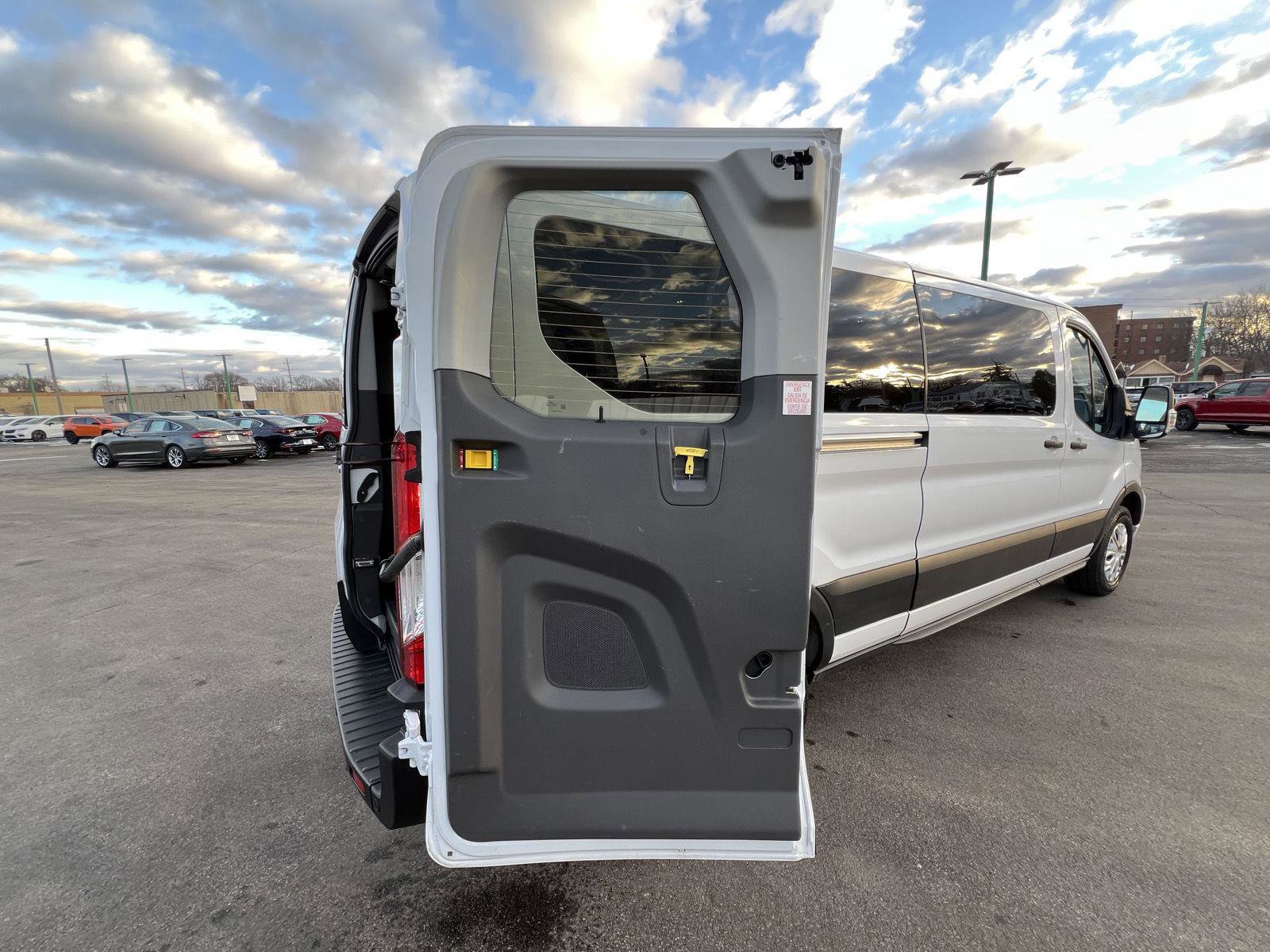 Used 2024 Ford Transit 350 XLT image 40