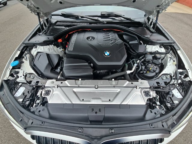 Used 2023 BMW 330i xDrive Sedan w/ Premium Package AWD/4WD image 33