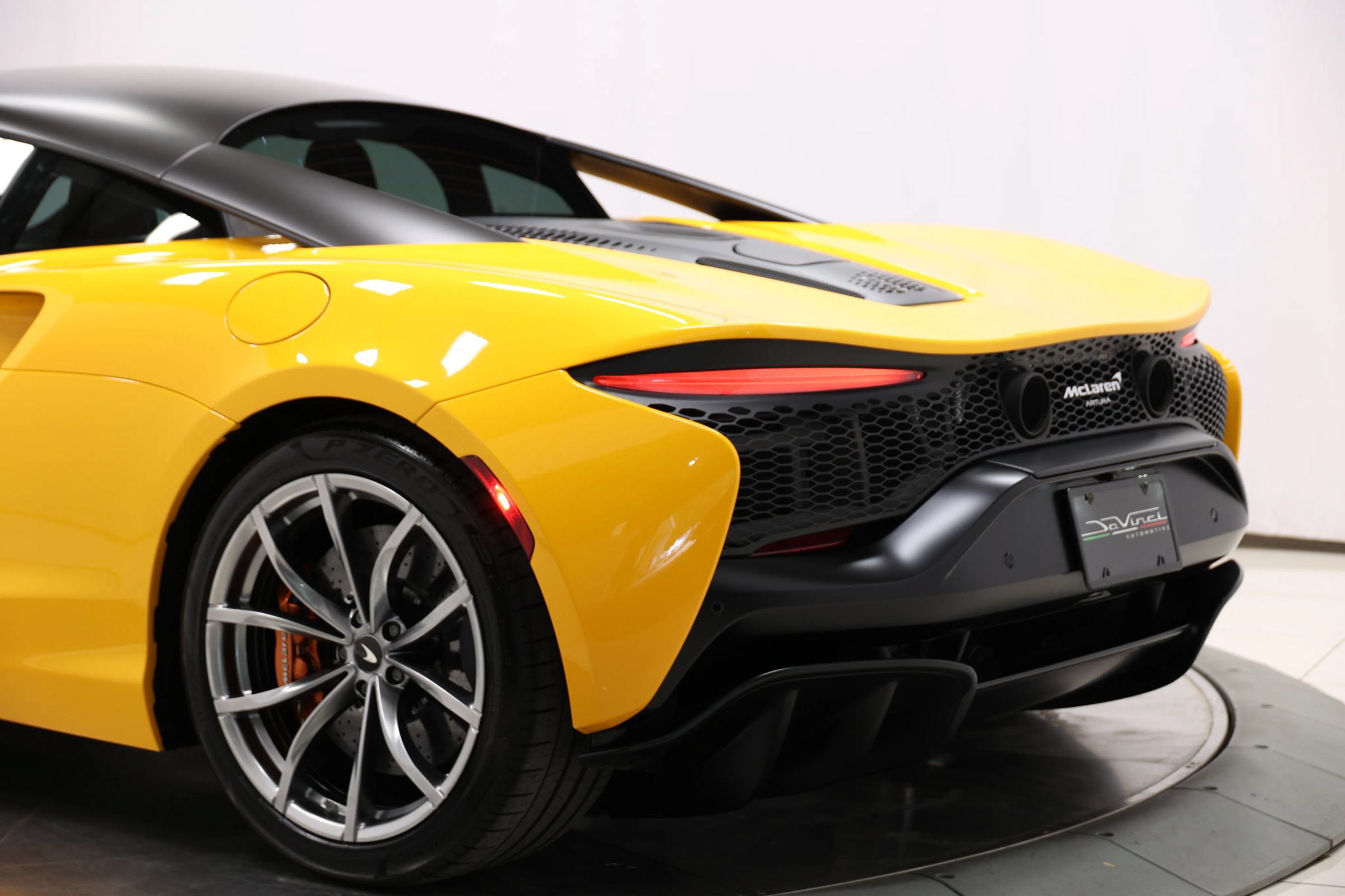 Used 2023 McLaren Artura RWD image 55