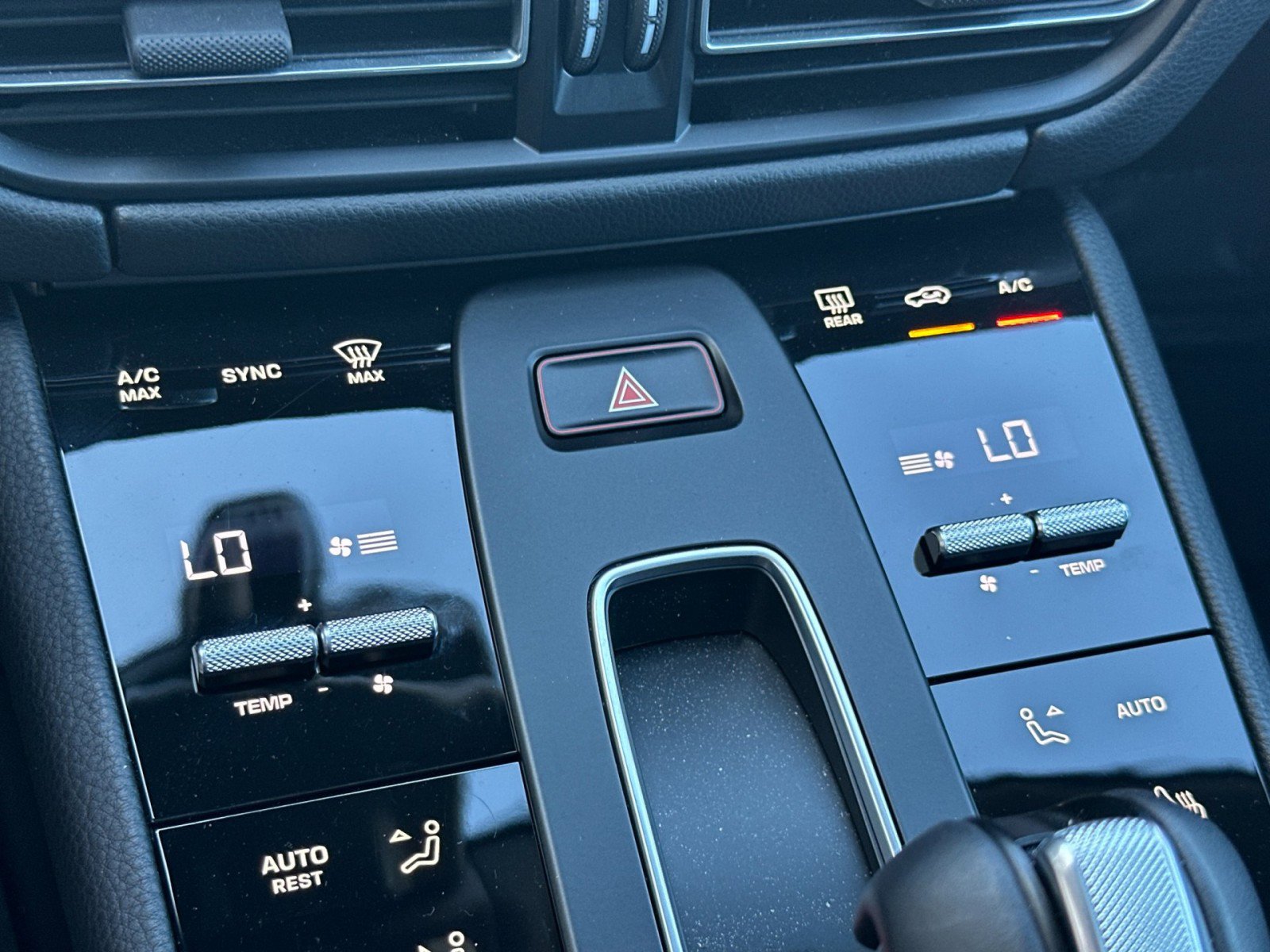 Certified 2025 Porsche Macan image 21