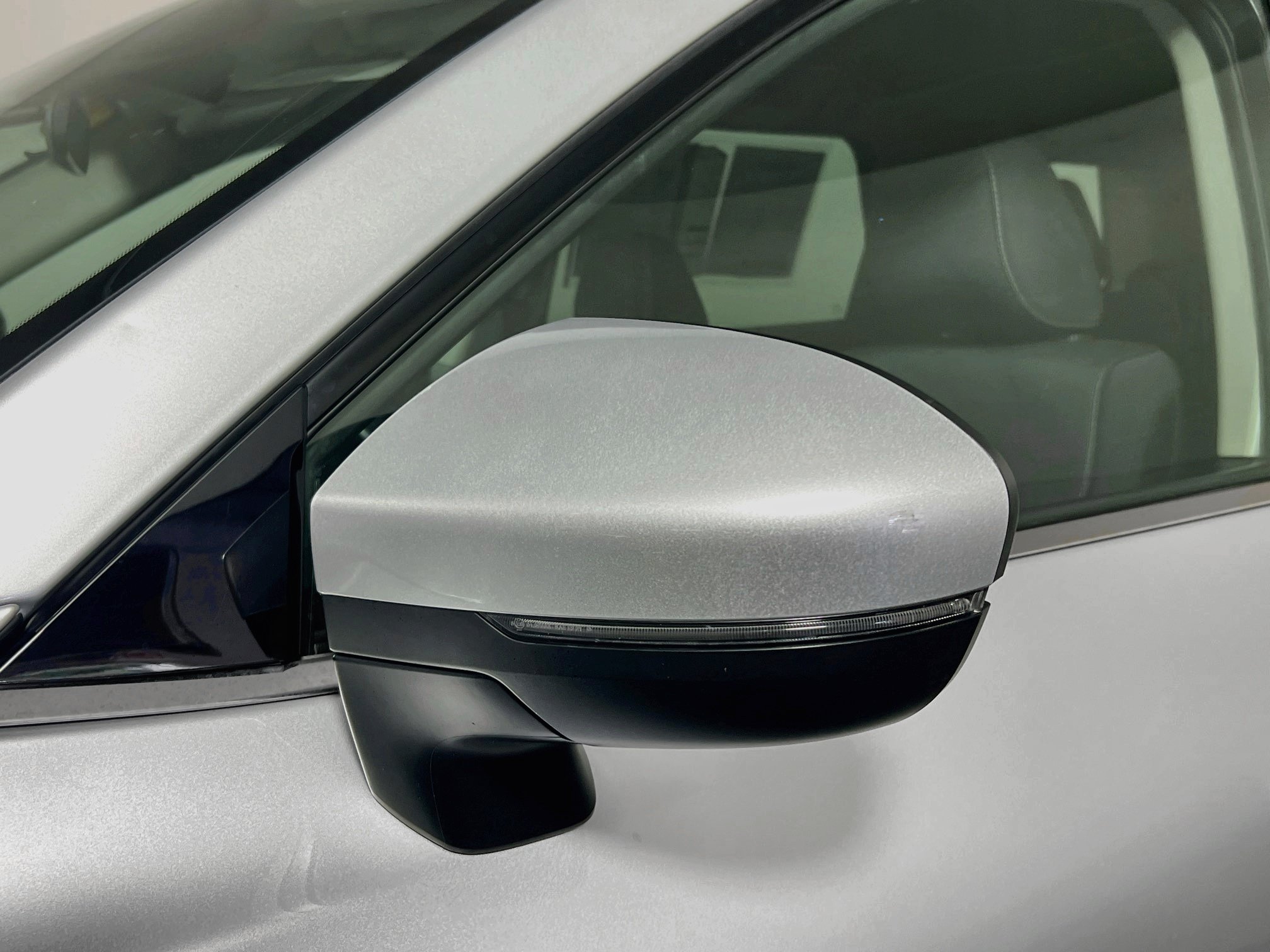 Used 2024 Nissan Pathfinder SV FWD image 12