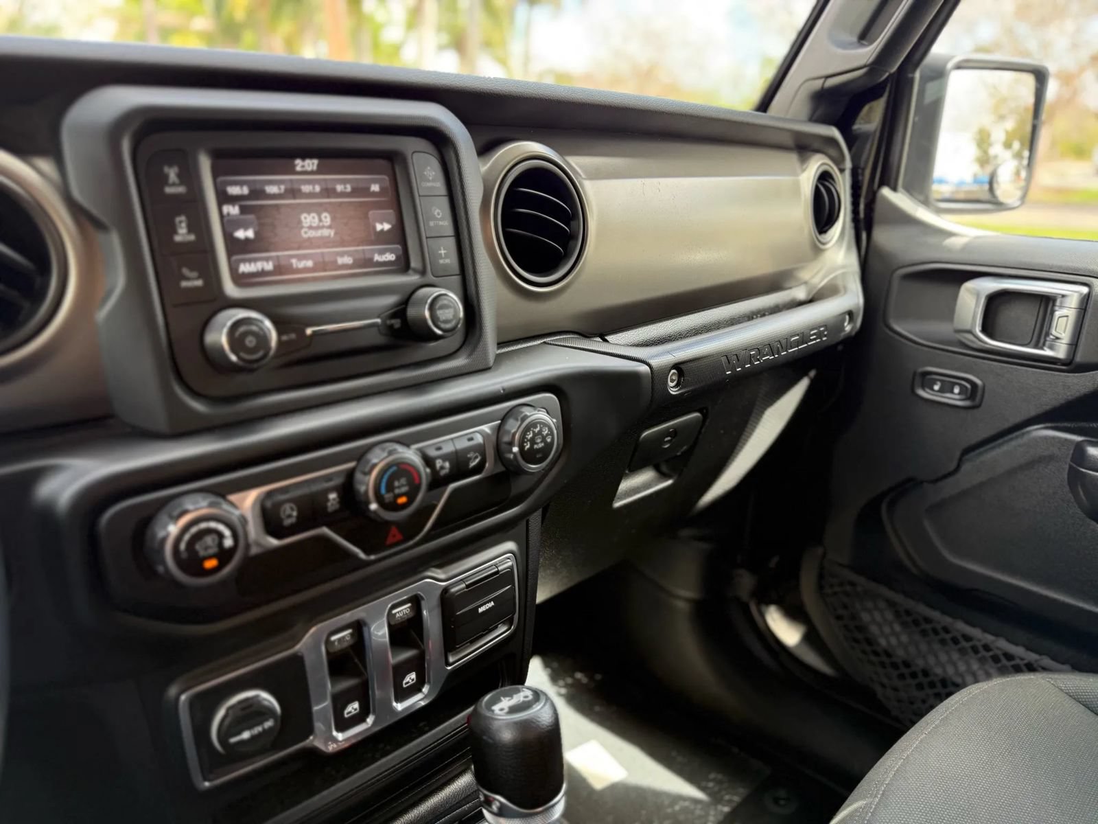 Used 2018 Jeep Wrangler Sport AWD/4WD image 18