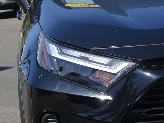 Certified 2025 Toyota RAV4 LE FWD image 5