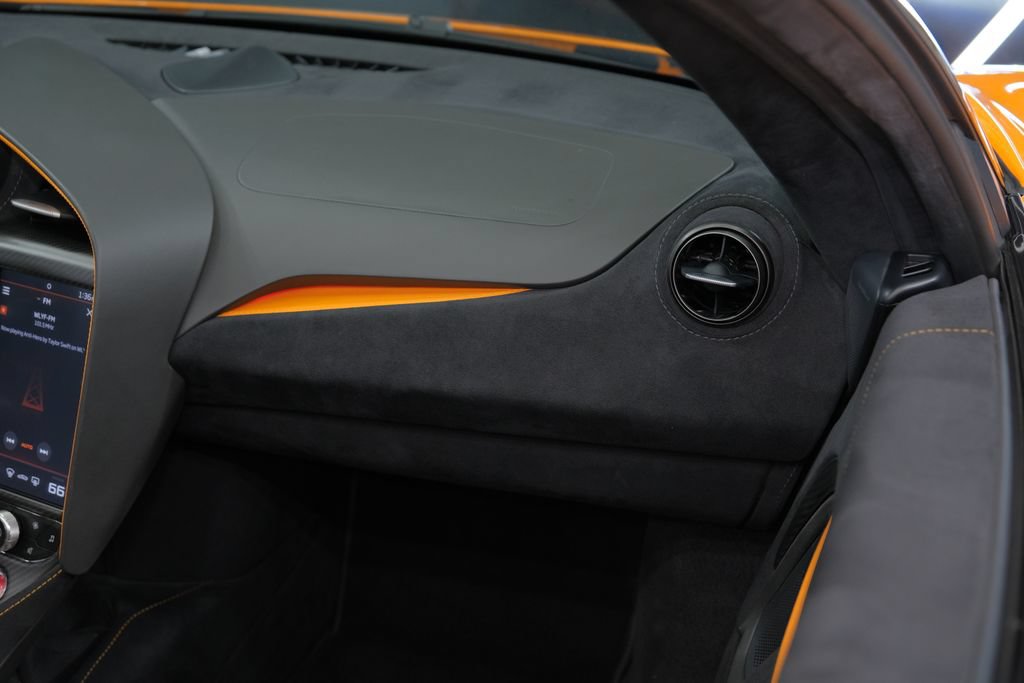 Used 2020 McLaren 720S Spider RWD image 39