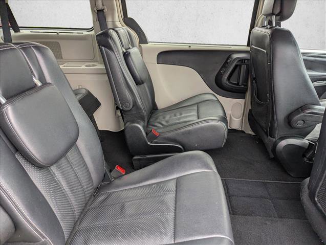 Used 2015 Chrysler Town & Country Touring-L w/ Driver Convenience Group FWD image 30