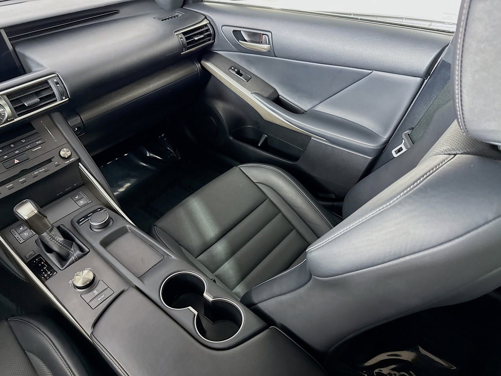 Used 2019 Lexus IS 300 F Sport w/ F Sport Package image 23