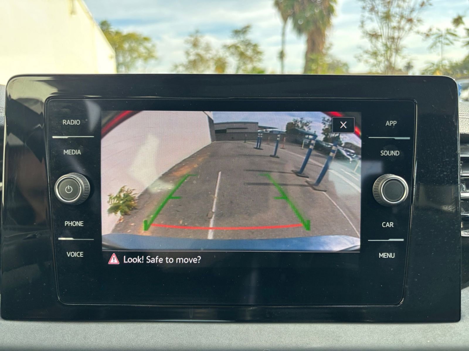 Used 2025 Volkswagen Jetta SE image 17