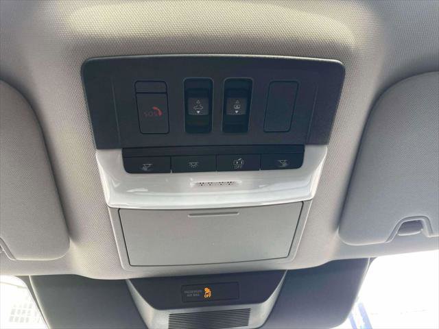 Used 2023 Nissan Pathfinder Platinum image 31