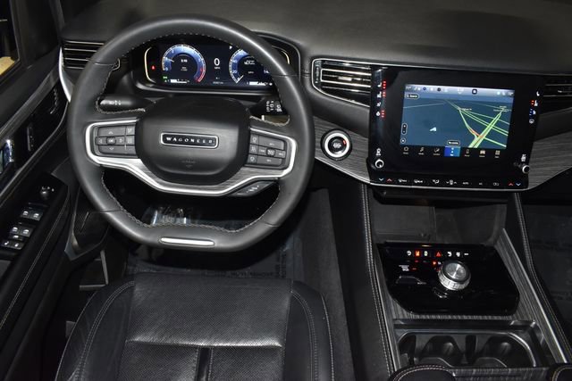 Certified 2024 Jeep Wagoneer L Series II w/ Flexible Seating Group image 14