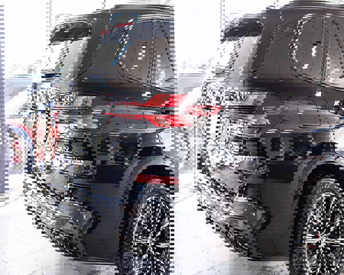 Used 2025 BMW X5 M60i image 14