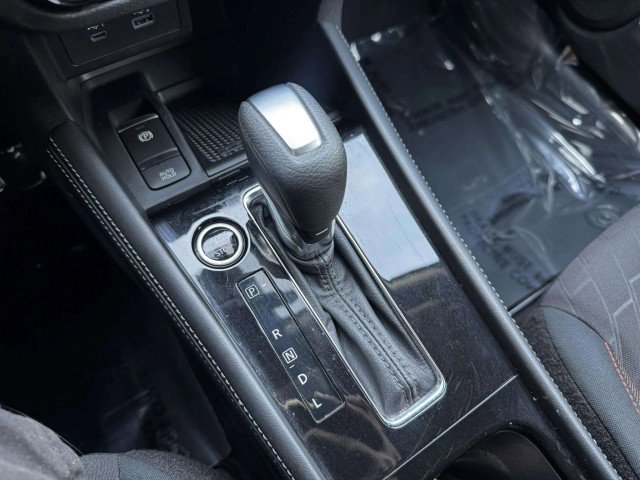 Used 2024 Nissan Kicks SR image 30