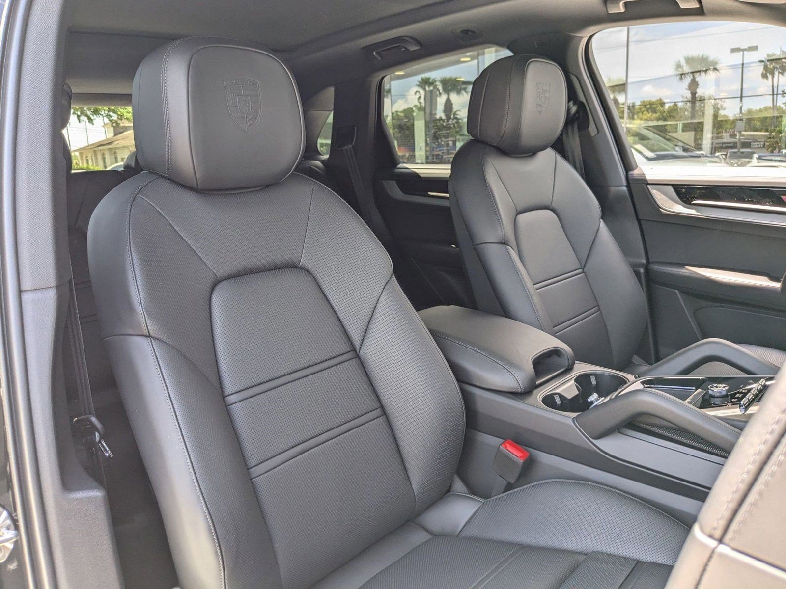 Certified 2025 Porsche Cayenne E-Hybrid image 26