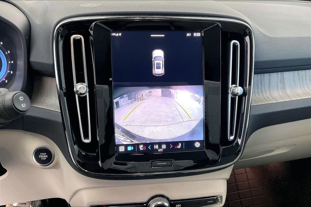 Used 2023 Volvo XC40 B5 Plus w/ Protection Package Premier image 31