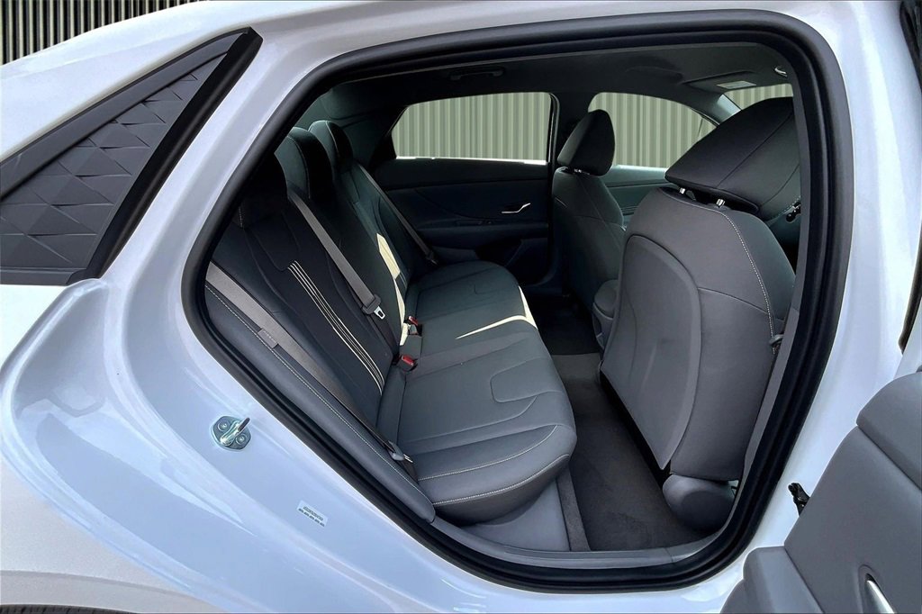 New 2025 Hyundai Elantra Sport image 9