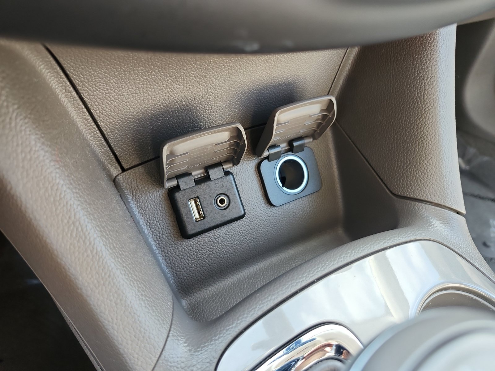Used 2017 Chevrolet Cruze LT w/ Sun And Sound Package FWD image 21