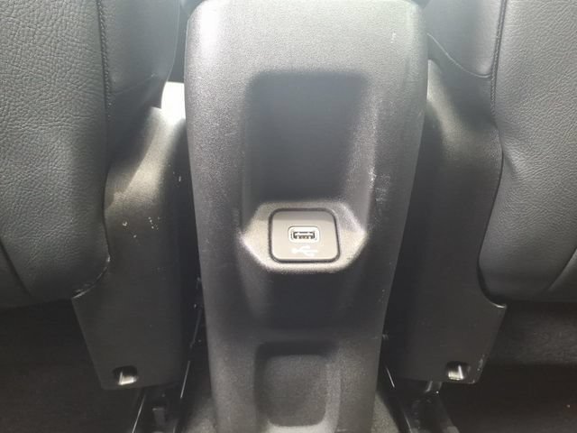 Certified 2023 Jeep Renegade Limited w/ Sun/Sound Group AWD/4WD image 19