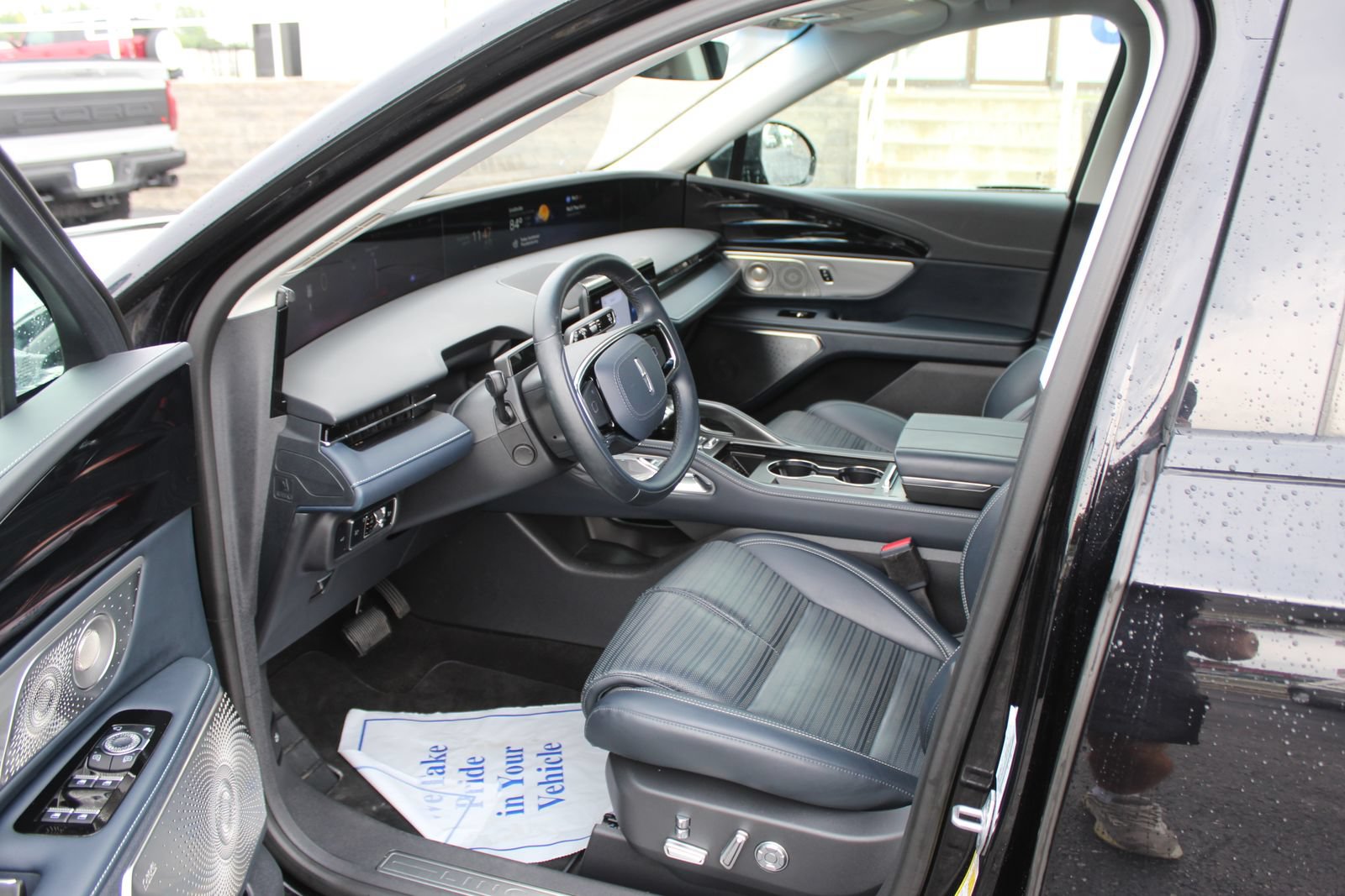 Used 2024 Lincoln Nautilus Reserve w/ Equipment Group 203A AWD/4WD image 22