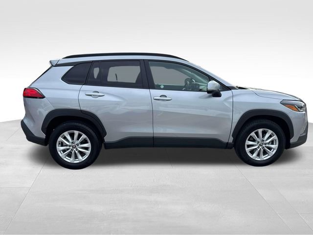 Used 2024 Toyota Corolla Cross LE image 11