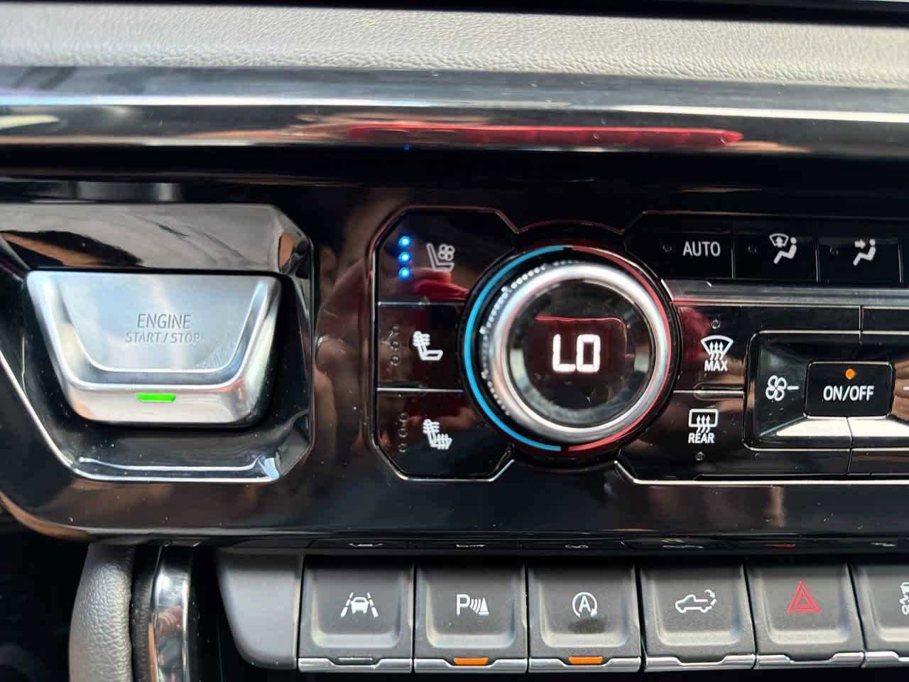 Used 2023 GMC Sierra 1500 AT4 w/ AT4 Premium Package image 24