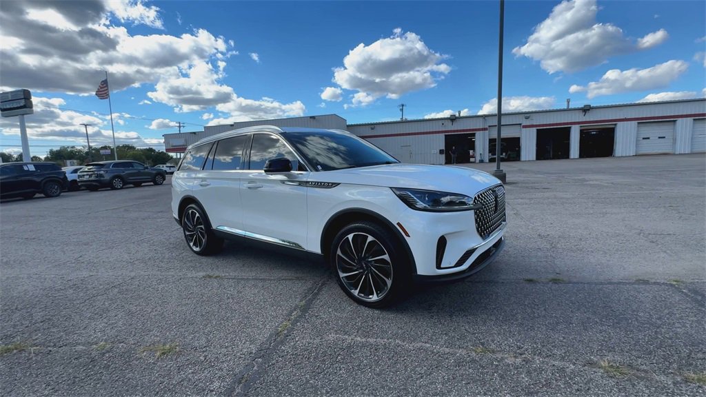 Used 2025 Lincoln Aviator Reserve w/ Illumination Package video 2