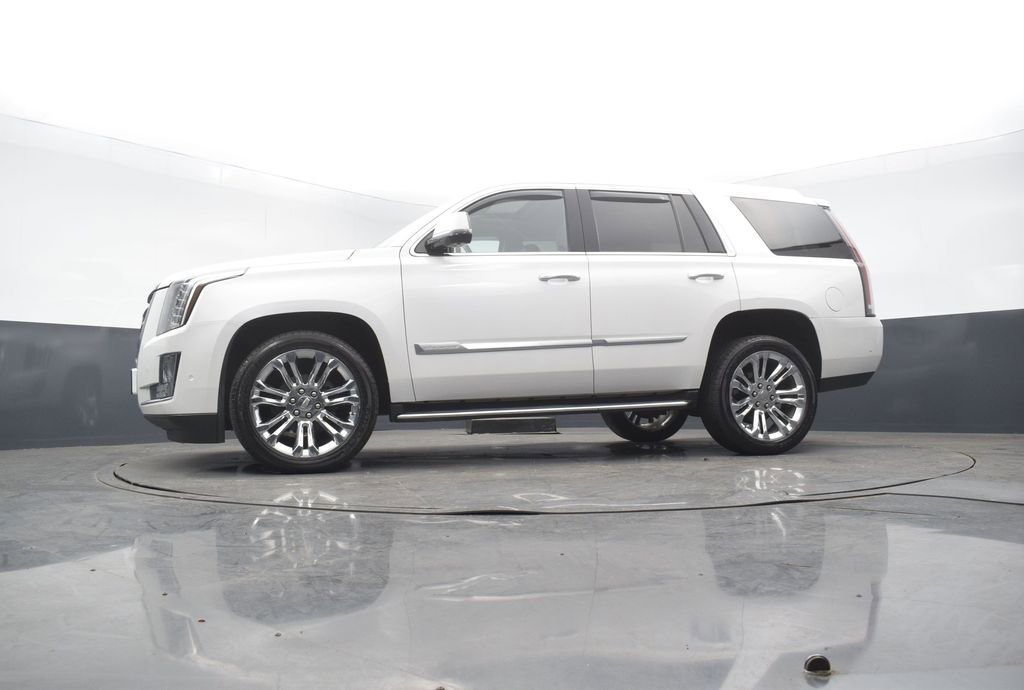 Used 2020 Cadillac Escalade Luxury w/ LPO, Radiant Package AWD/4WD image 51