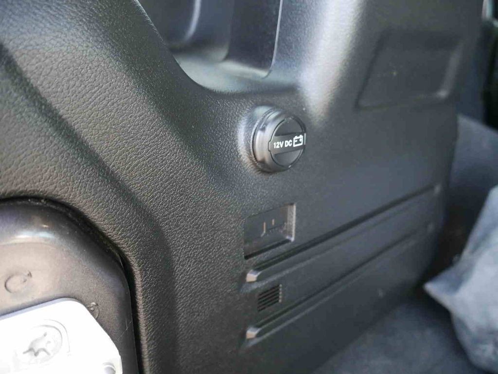 Used 2018 Jeep Wrangler Unlimited Sahara image 10