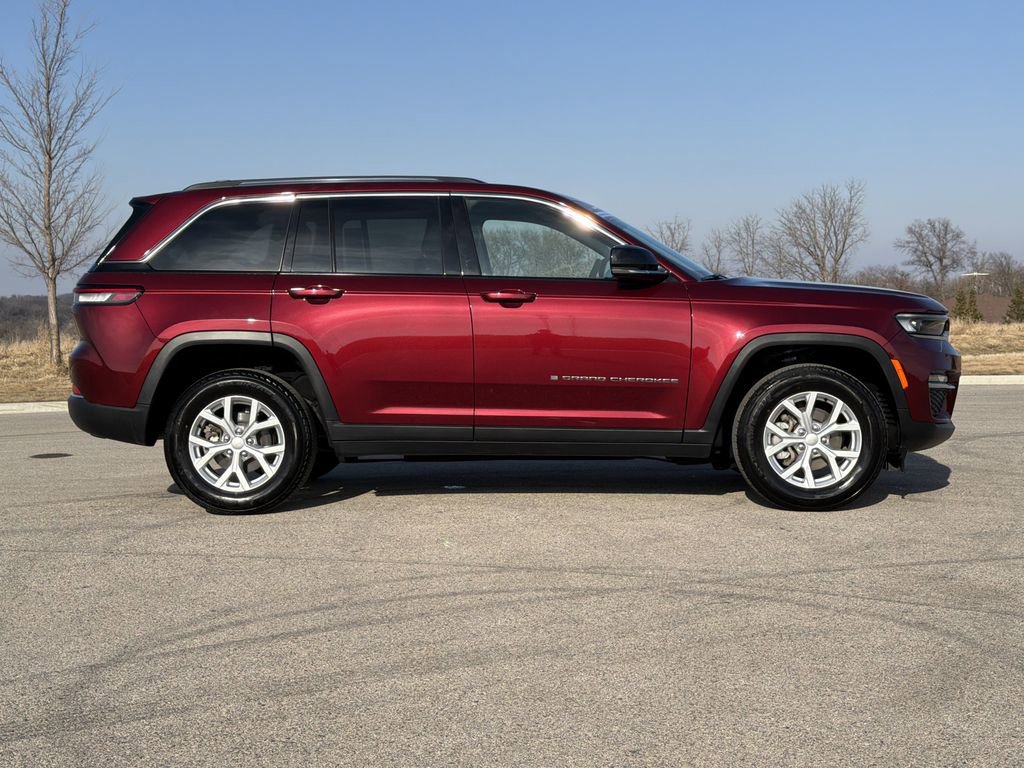 Used 2023 Jeep Grand Cherokee Limited image 25