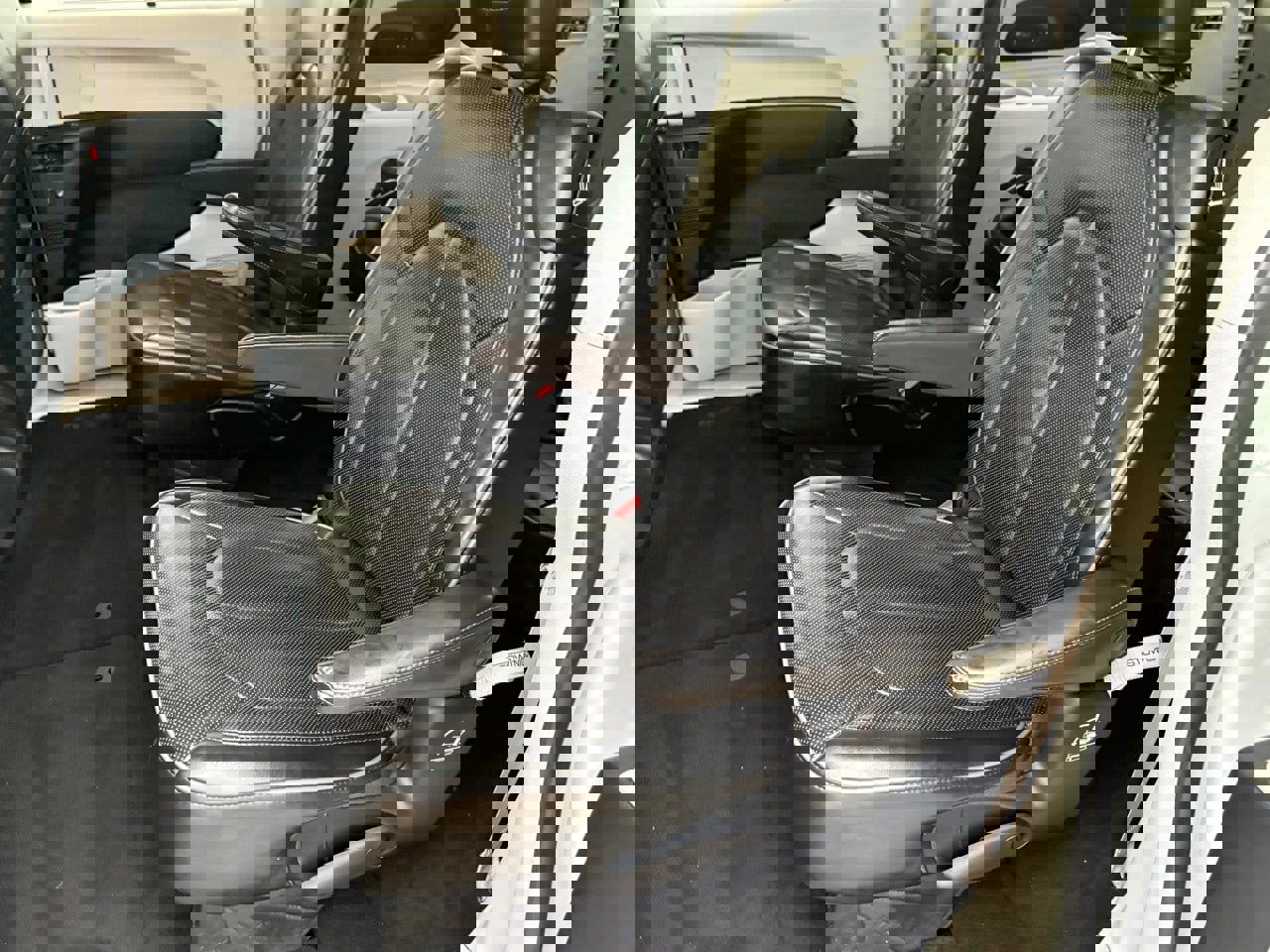 Used 2018 Chrysler Pacifica Limited image 37