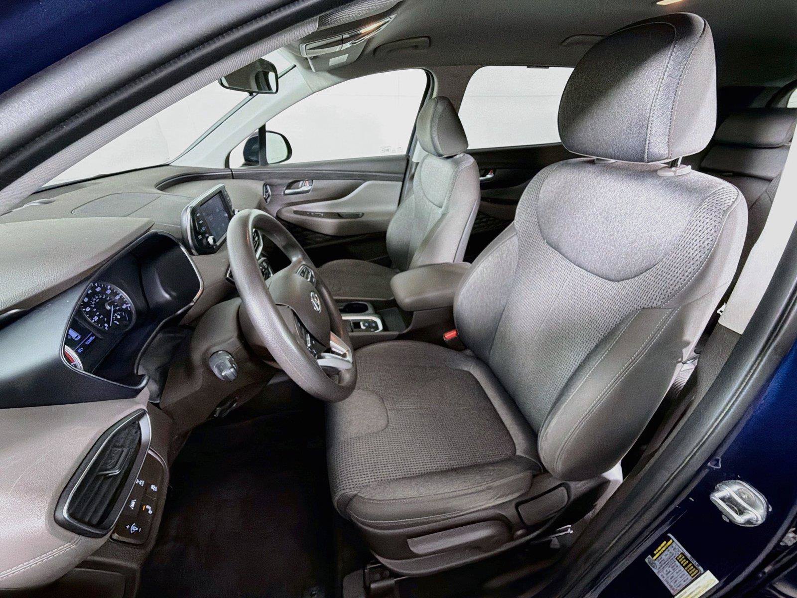 Used 2019 Hyundai Santa Fe SE AWD/4WD image 2