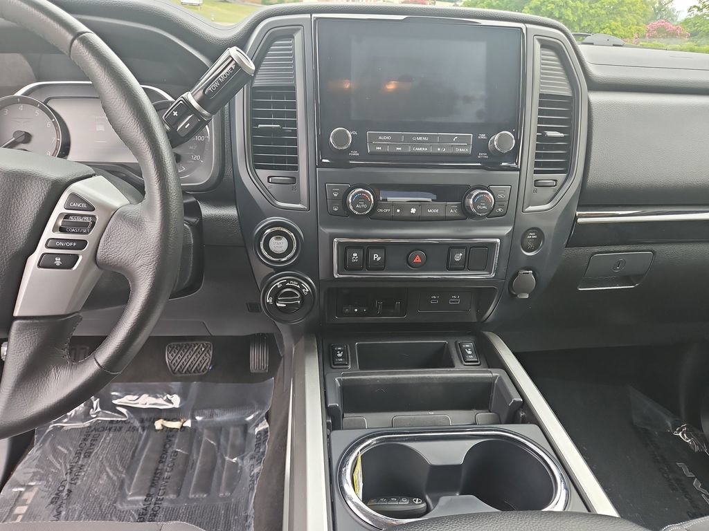 Used 2024 Nissan Titan SV w/ SV Convenience Package AWD/4WD image 18