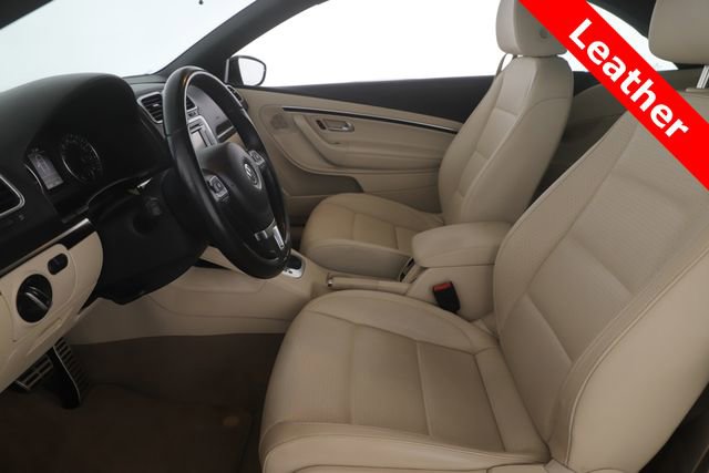 Used 2014 Volkswagen Eos w/ Sport Package image 16