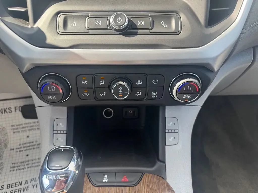Used 2017 GMC Acadia SLE FWD image 28