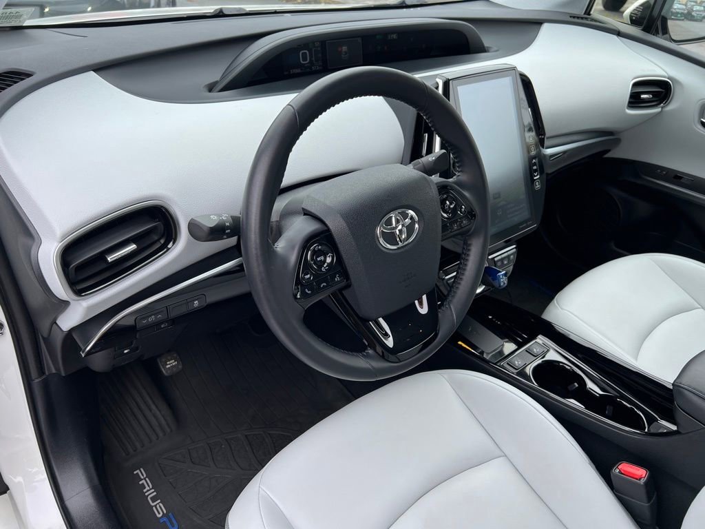 Used 2020 Toyota Prius Prime XLE FWD image 16