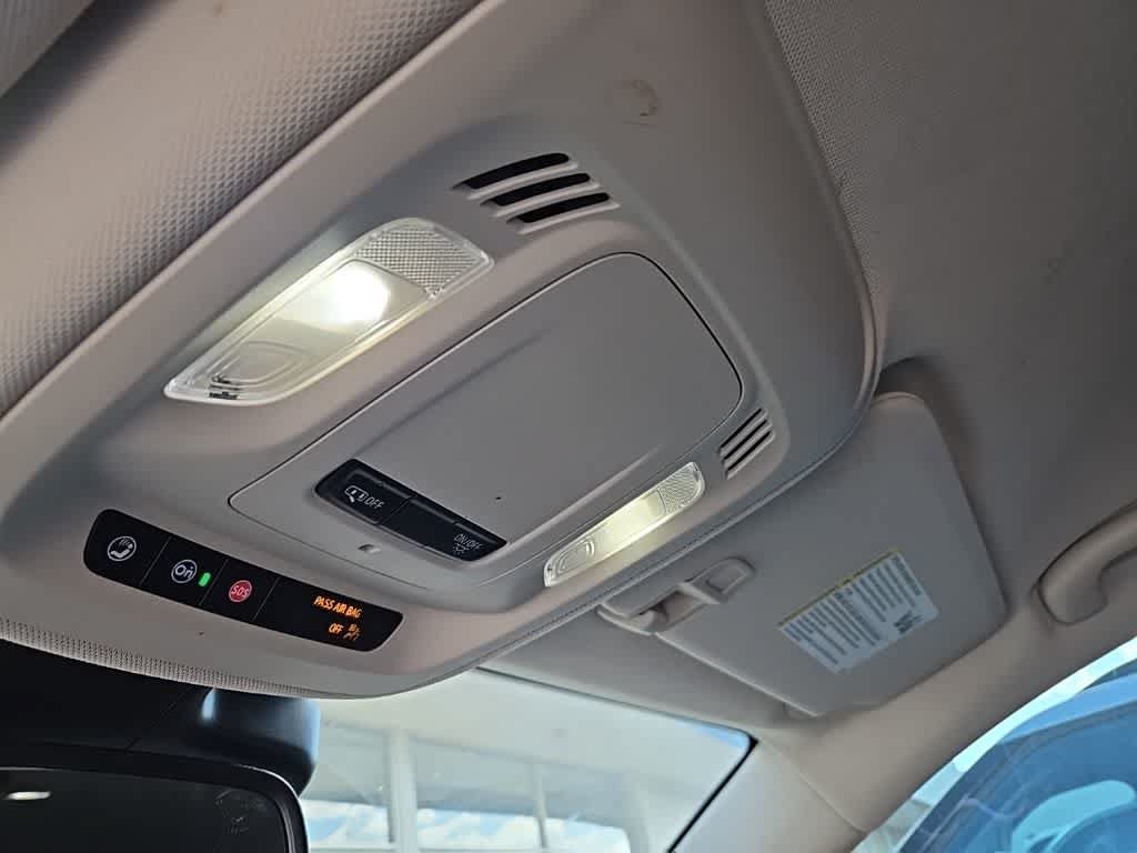 Used 2021 Buick Envision Essence w/ Sport Touring Package FWD image 13