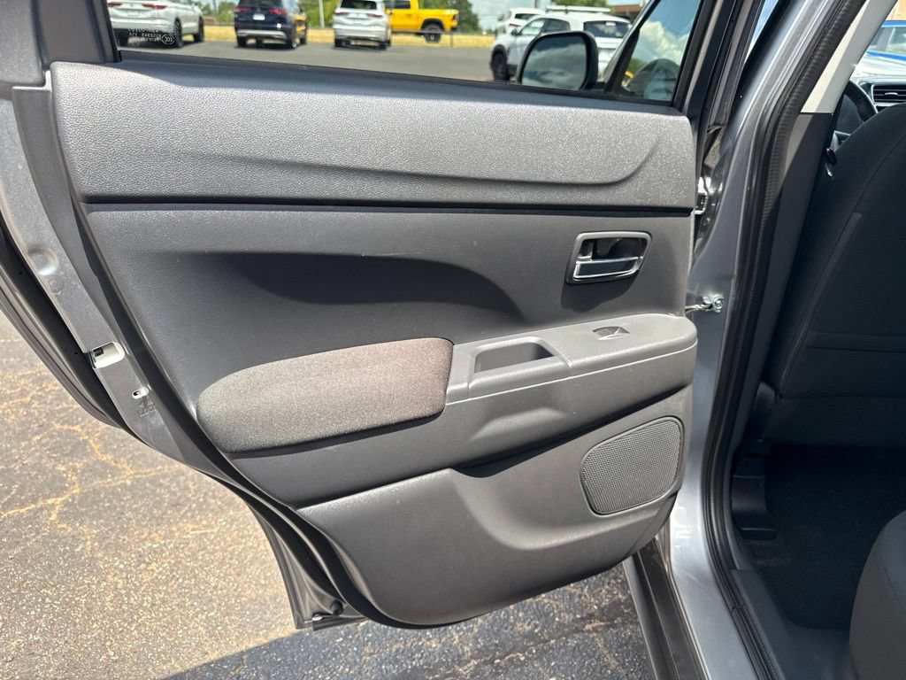 Used 2023 Mitsubishi Outlander Sport LE AWD/4WD image 30