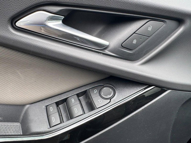 New 2026 Chevrolet Equinox LT w/ Convenience Package II image 35