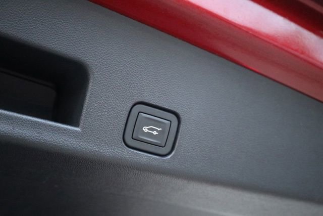 Used 2025 Chevrolet Traverse LT image 10