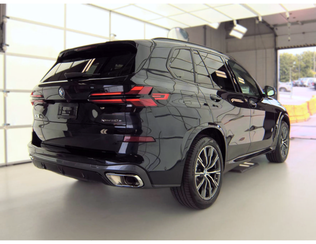 Used 2024 BMW X5 xDrive50e w/ Executive Package AWD/4WD image 4