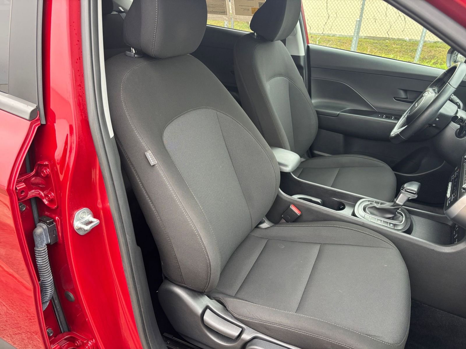 Used 2025 Hyundai Kona SEL image 37