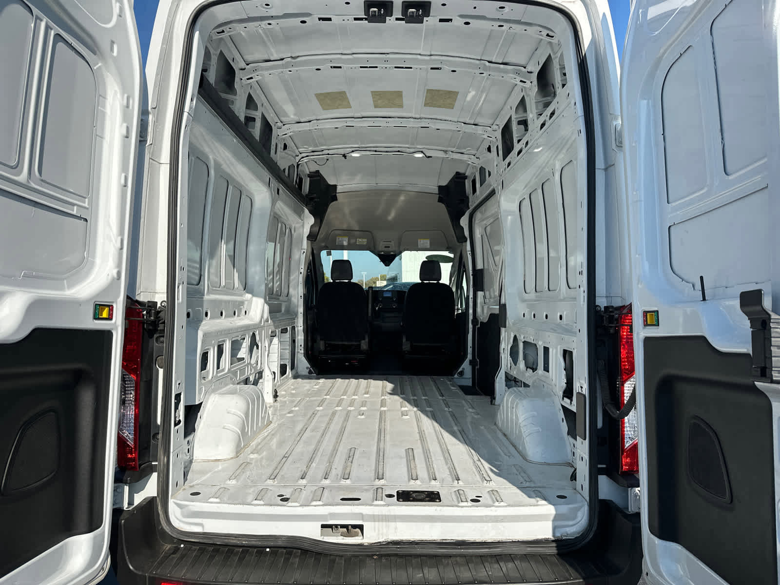 Used 2023 Ford Transit 250 148 High Roof AWD image 27
