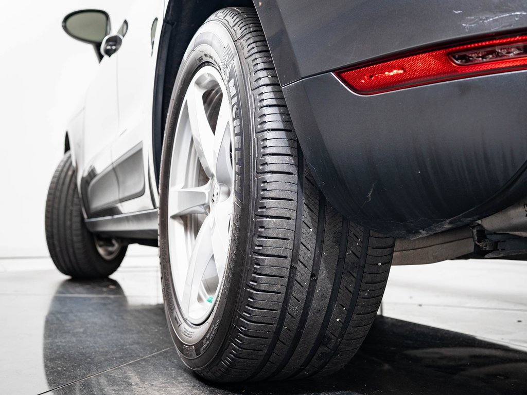 Used 2017 Porsche Macan image 43