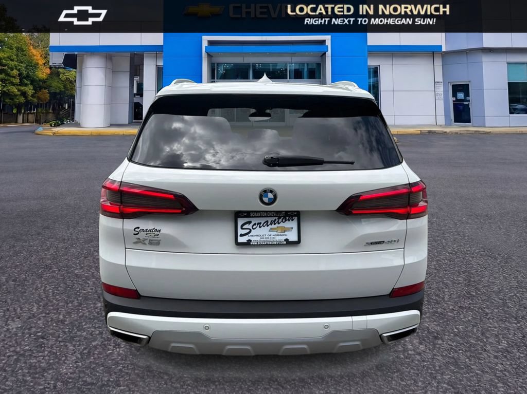 Used 2022 BMW X5 xDrive40i w/ Parking Assistance Package AWD/4WD image 6