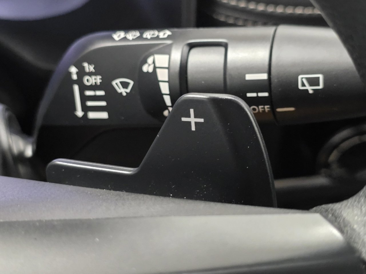 Used 2024 Nissan Rogue S image 30