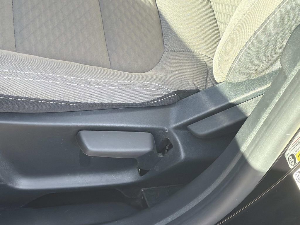 Certified 2022 Ford Escape SE image 21