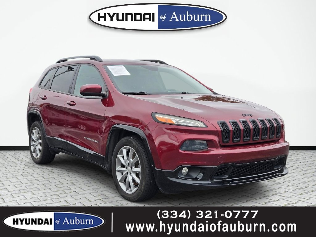 Used 2018 Jeep Cherokee Latitude FWD image 1
