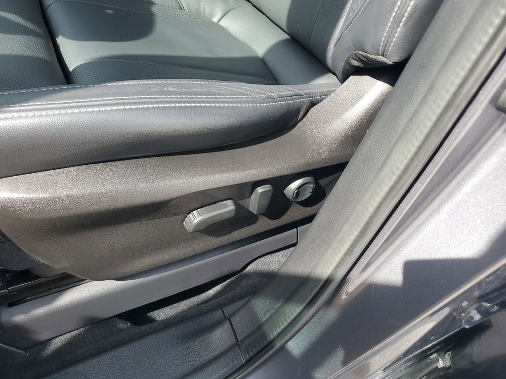 Used 2022 Subaru Ascent Limited w/ Technology Package AWD/4WD image 19